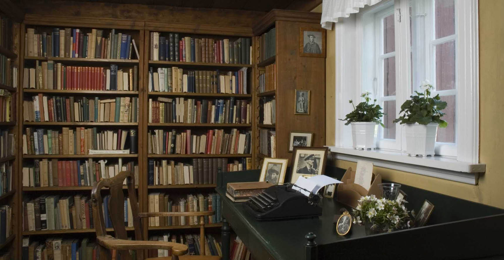 Living room at Bjerkebær - home of the author Sigrid Undset